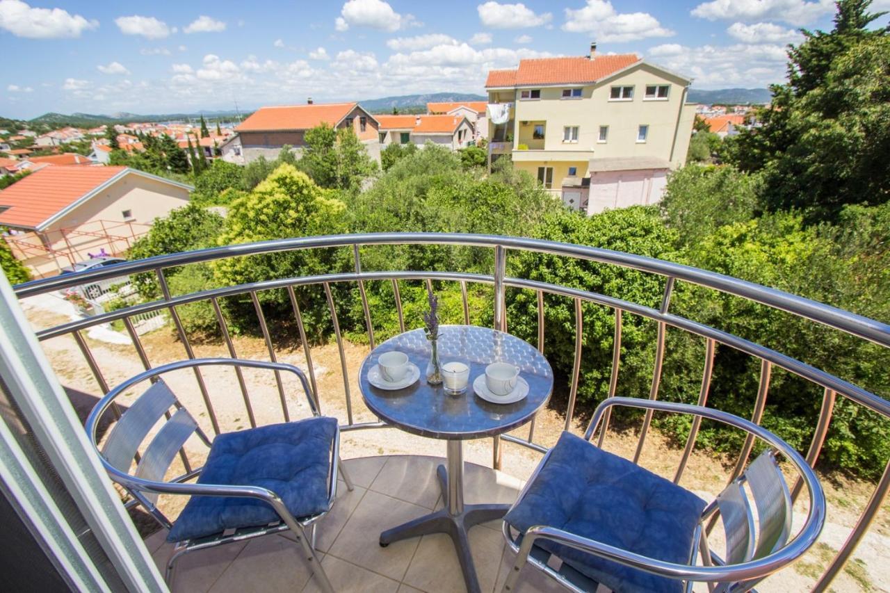 Apartments And Rooms Skalinada มูร์แตร์ ภายนอก รูปภาพ